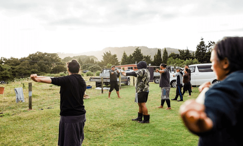 Deane Gage’s kaimoana gathering workshop, funded by a Tonganui Scholarship (Image: Supplied) 

