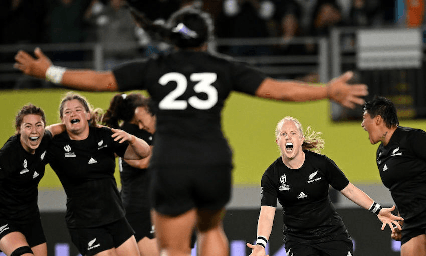 The Black Ferns celebrate their semifinal win against France at Eden Park, November 05, 2022. (Photo: Joe Allison/Getty Images) 
