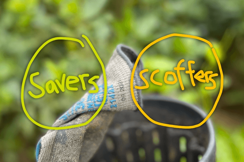 A venn diagram of savers and scoffers which is just two circles