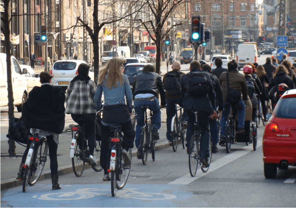 Dutch cyclists with few helmets to be seen.