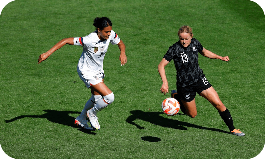 USA’s Alana Cook and the Football Ferns’ Paige Satchell in Wellington (Photo: Hagen Hopkins / Getty Images) 
