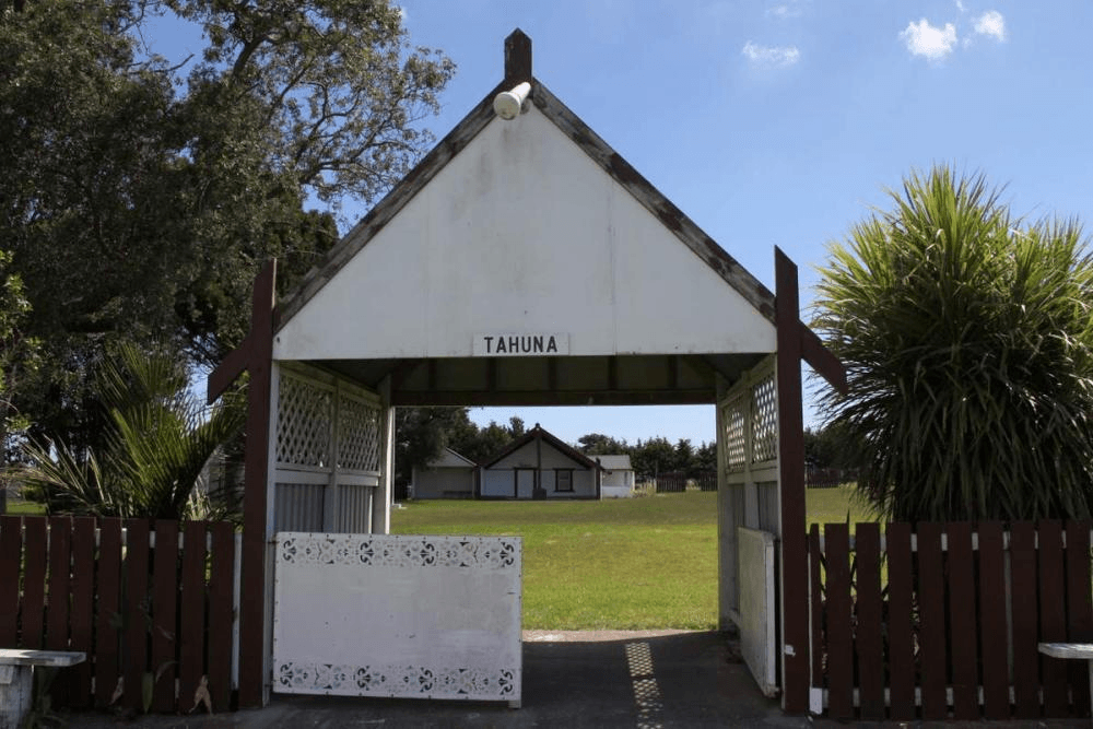 The Ngāti Te Ata Waiohua marae, Tahuna, which is in Waiuku.