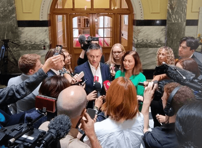 James Shaw and Marama Davidson at parliament (Photo: Toby Manhire) 
