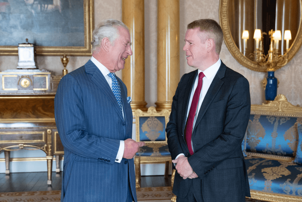 King Charles meets with PM Chris Hipkins, both look very happy