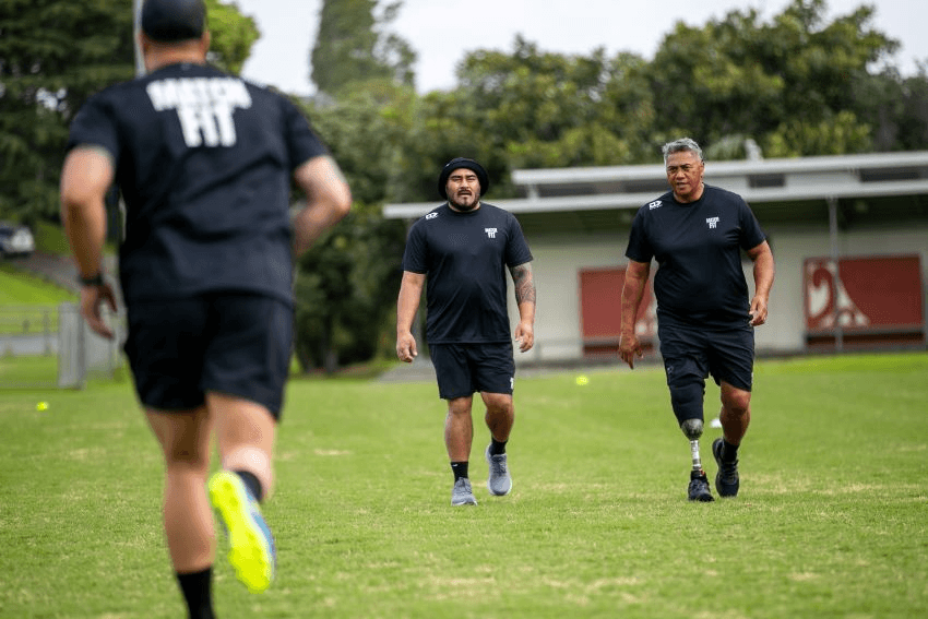 Heny Fa'afili and Tawera Nikau completing the bronco fitness test