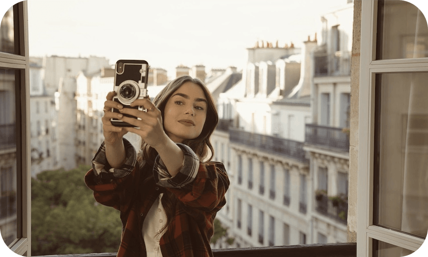 Emily in Paris (Photo: Netflix) 
