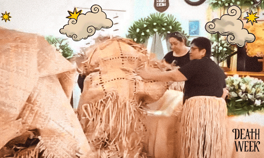 Tongans wearing the motumotu fine mat at a funeral service. (Image: Tina Tiller) 
