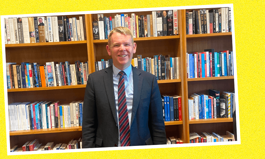 Chris Hipkins and his stocked bookshelves (Photo: Stewart Sowman-Lund, design: Tina Tiller)