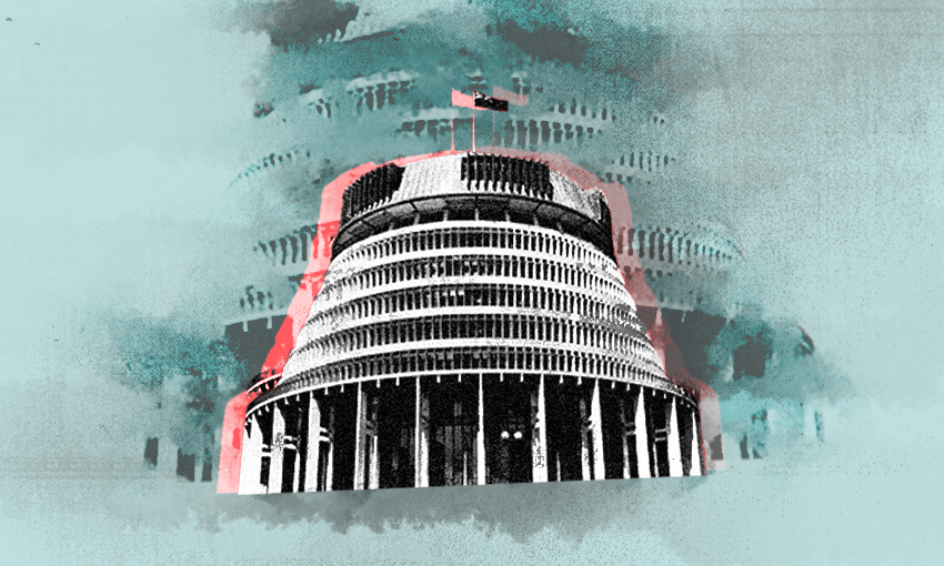 Am image of the Beehive surounded in grey clouds