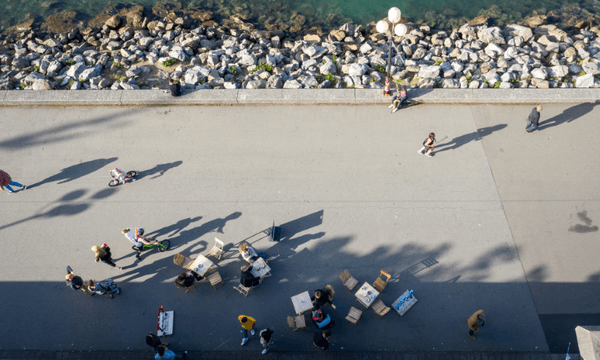 Cafe-goers on the Wellington waterfront. Photo by Mark Tantrum/Getty Images 
