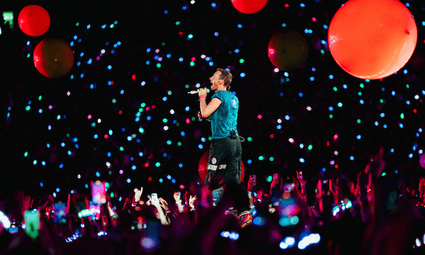 Chris Martin performs with Coldplay at Eden Park (Photo: Tom Grut) 
