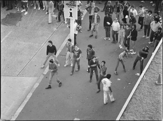 Booze, brawls, batons and blood: The Queen Street riot, 40 years on ...
