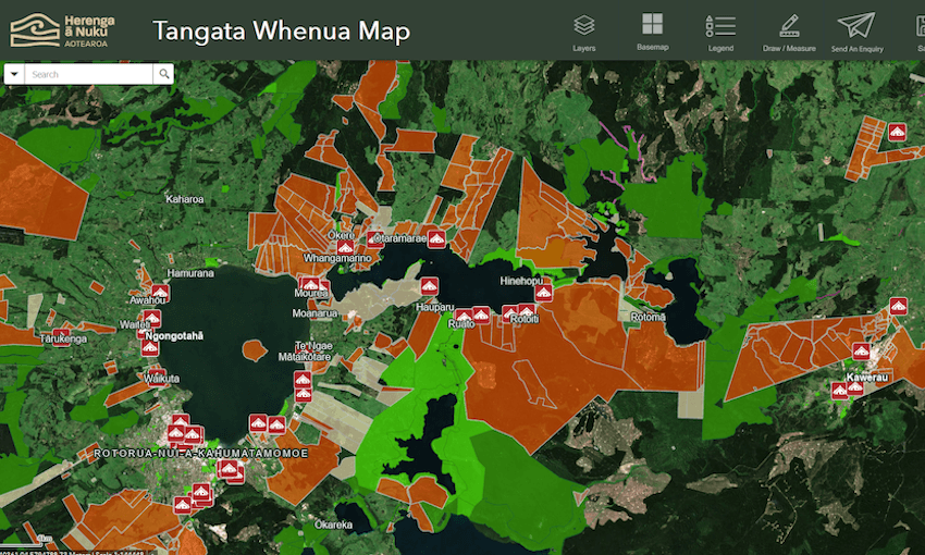 The map showing Māori land blocks, public access and marae 
