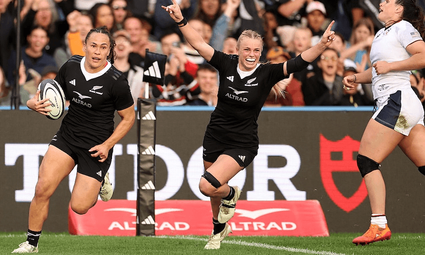 Portia Woodman-Wickliffe scores during the Pacific Four Series match against USA at North Harbour Stadium (Photo by Fiona Goodall/Getty Images) 

