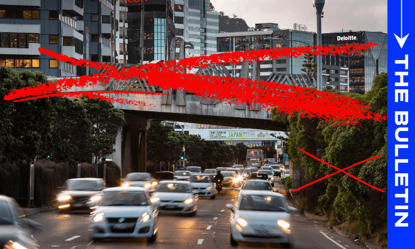 The fences are up on the City to Sea Bridge as the council readies it for demolition. (Image: Paul McCredie / The Spinoff) 
