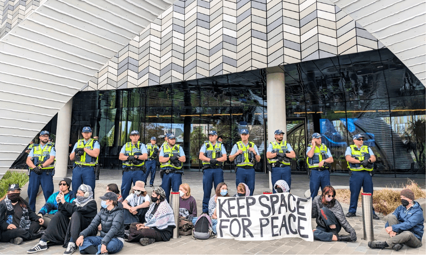 More than 25 police officers attended the protest through the day (Image: Shanti Mathias) 
