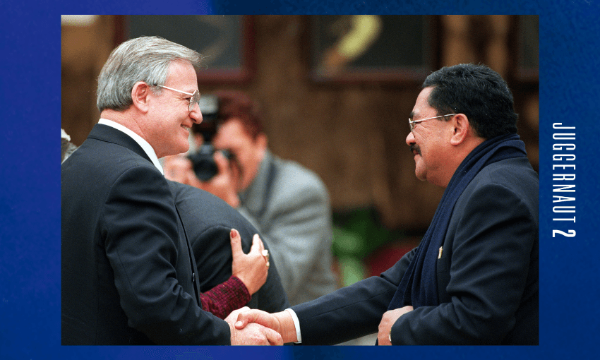 Jim Bolger and Tainui leader Sir Robert Mahuta (Photo: Ross Land / Getty Images) 
