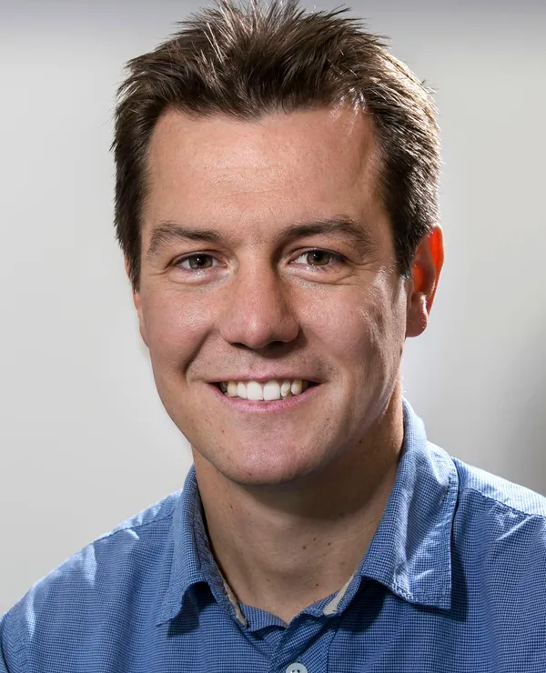 Dr Geoff Willmott