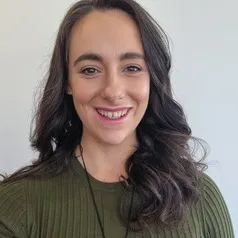 Lara Greaves