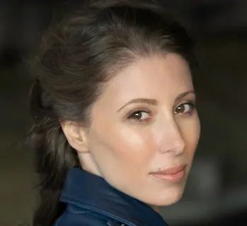 Lizzie Marvelly