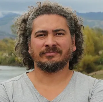 Toi Iti