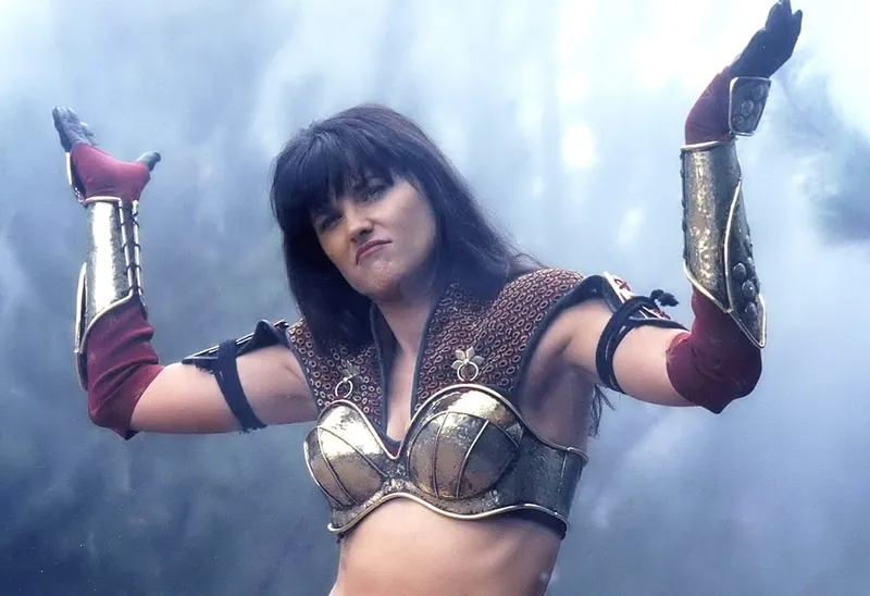 LucyLawlessXenaHandsUp (1)