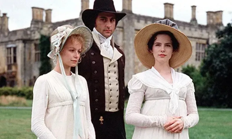 Samantha Morton as Harriet Smith (left), Mark Strong as Mr Knightley, and Kate Beckinsale as Emma in the 1996 film.