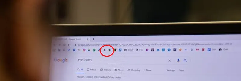 PORN HUB man's bookmarks bar