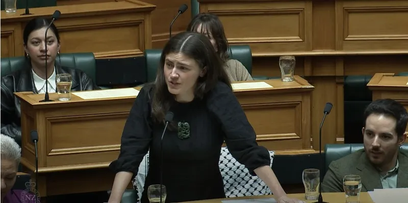 Chloe Swarbrick speaking in parliament