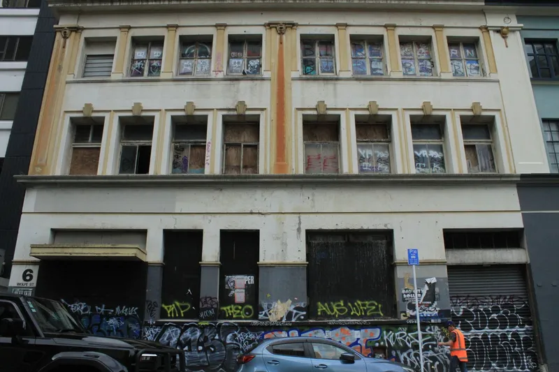 6 Wolfe Street