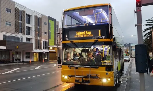 eight_col_Bus_photo_crop