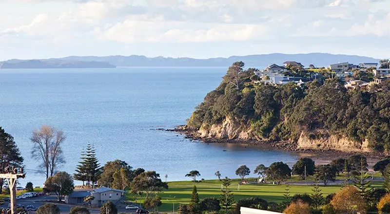 A view of Stanmore bay in Whangaparāoa, facing north.