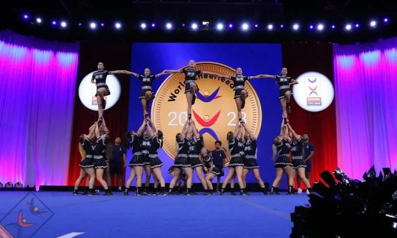 jxCynqIz-CHEERFEATURE.jpeg