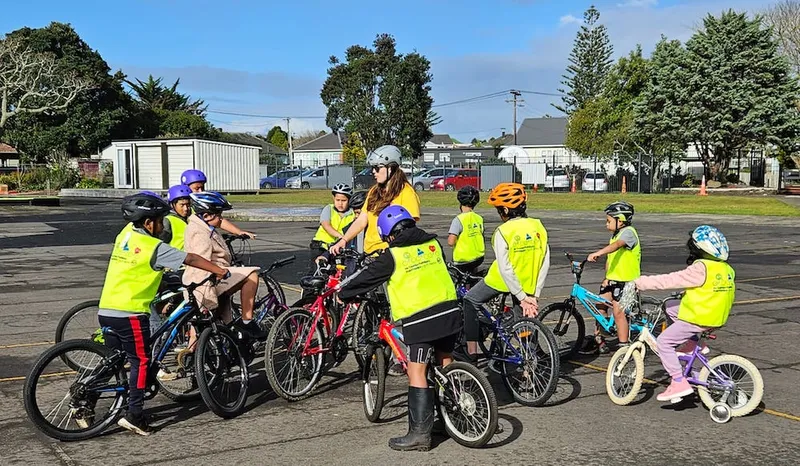 Leora Karon and the Wesley Primary bike train.