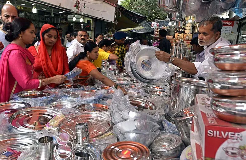 People Purchase Things On The Occasion Of Dhanteras