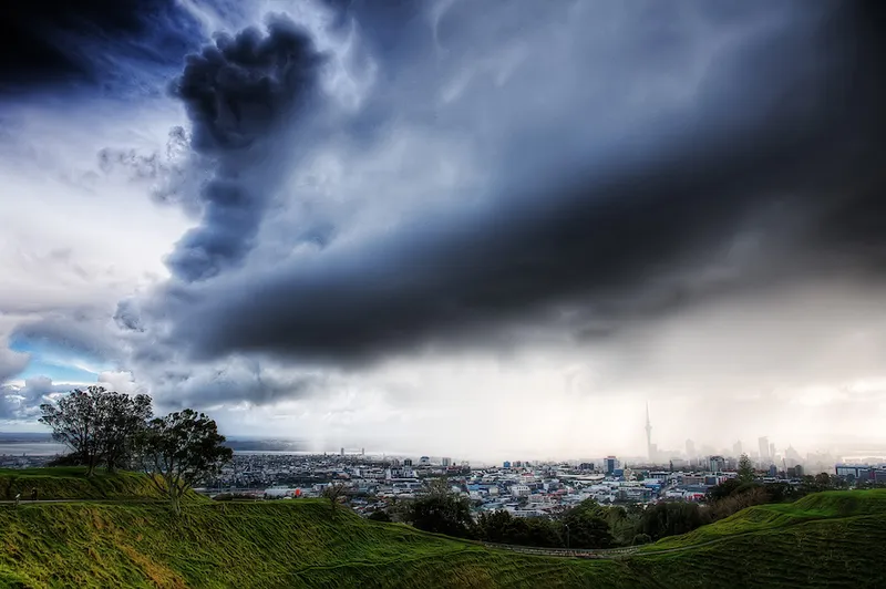 Mount Even Auckland Thunder Srorm