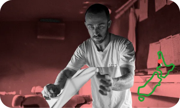 raglan feature