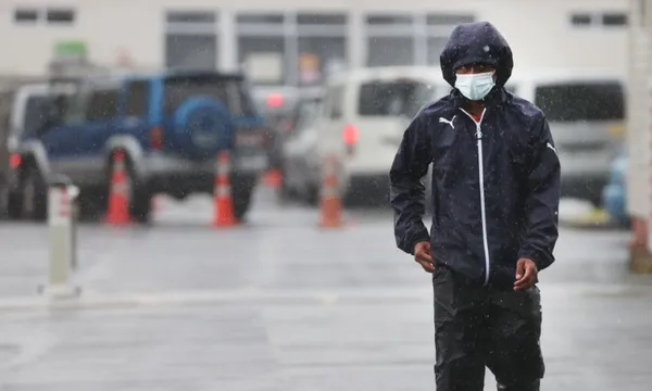 man at papatoetoe testing centre covid-19 getty