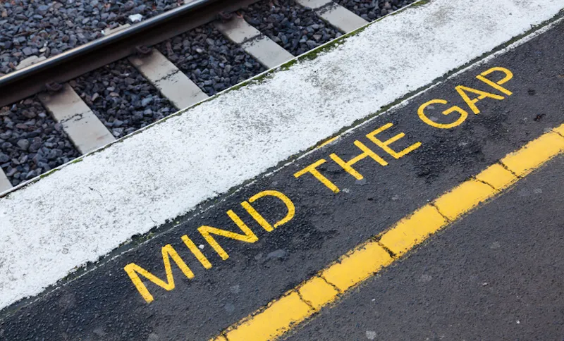Mind the gap sign