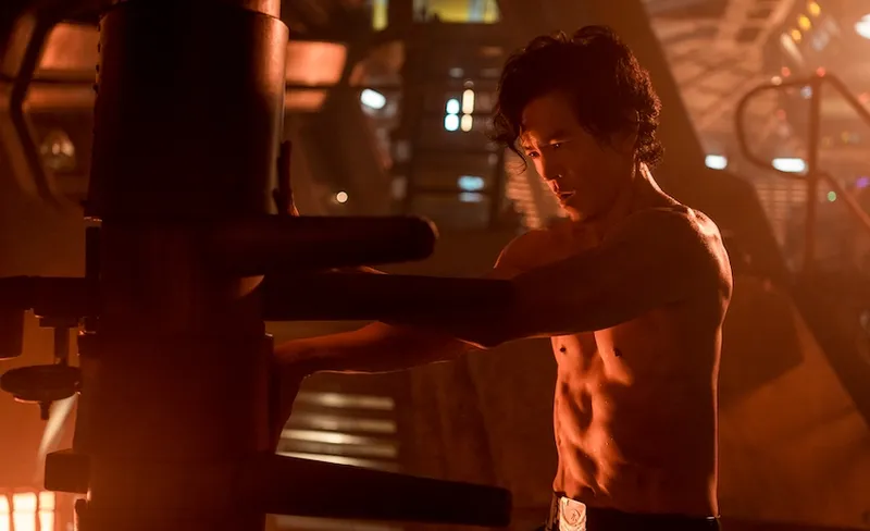 COWBOY BEBOP (L to R) JOHN CHO as SPIKE SPIEGEL in COWBOY BEBOP Cr. KIRSTY GRIFFIN/NETFLIX © 2021