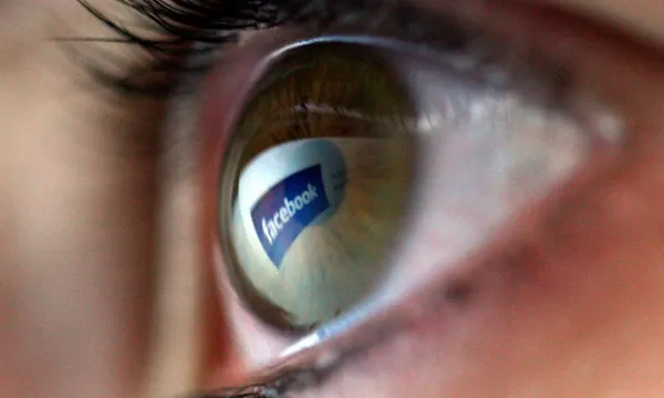 Internet Market Considers MIcrosoft Bid for Yahoo