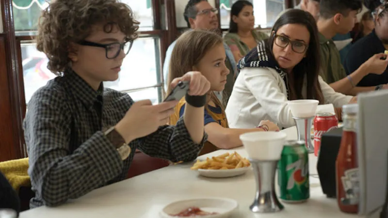 BETTER THINGS "Monsters in the Moonlight"" Episode 4 (Airs Thursday, March 21 10:00 pm/ep) -- Pictured: (i-r) Hannah ...