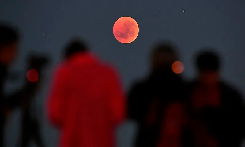 TOPSHOT-AUSTRALIA-SCIENCE-ASTRONOMY-MOON-ECLIPSE