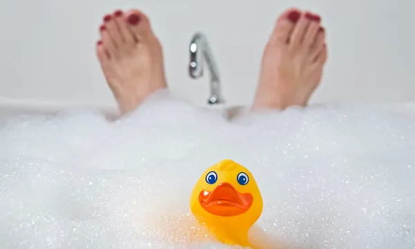 Duck and feet in bath