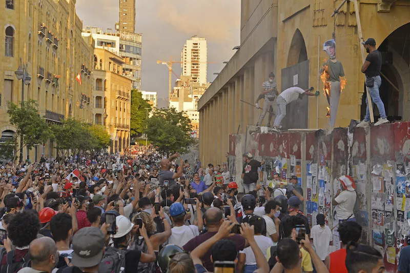Demonstrations continue in Beirut after Lebanon's government resigned