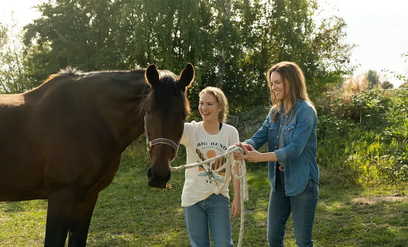 AWAY (L to R) TALITHA ELIANA BATEMAN as ALEXIS and HILARY SWANK as EMMA GREEN in episode 101 of AWAY Cr. KATIE YU/NET...