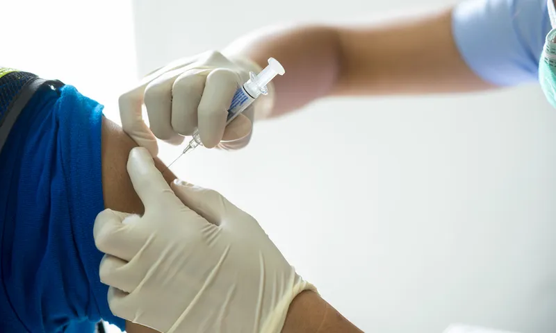 injecting vaccine