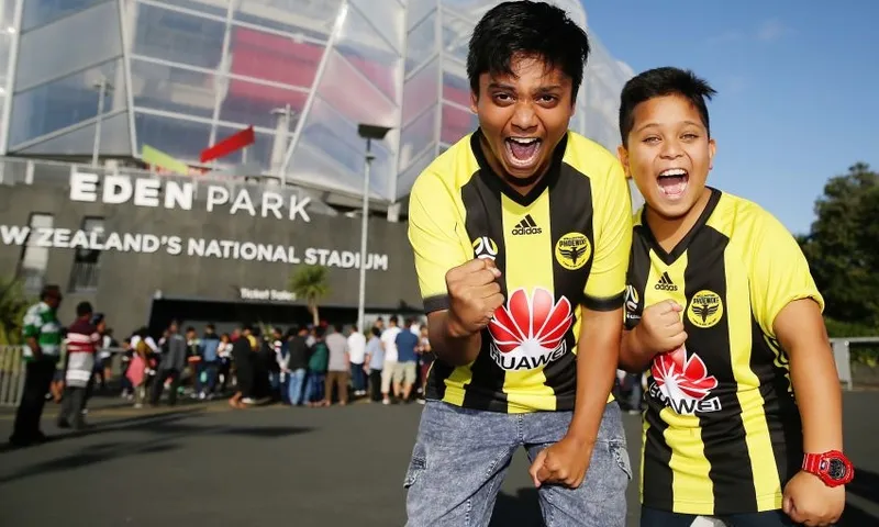 Fans Phoenix Eden Park auckland getty