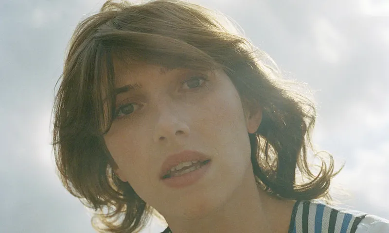 Aldous_Harding_by_Clare_Shilland_2000