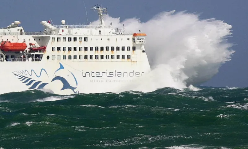 Gale Force Winds Hit Wellington